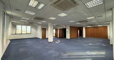 RENT: COMMERCIAL BUILDING ON PRIME COMMERCIAL AVENUE OFFERING AN INTERNAL AREA OF 1,762SQM.
