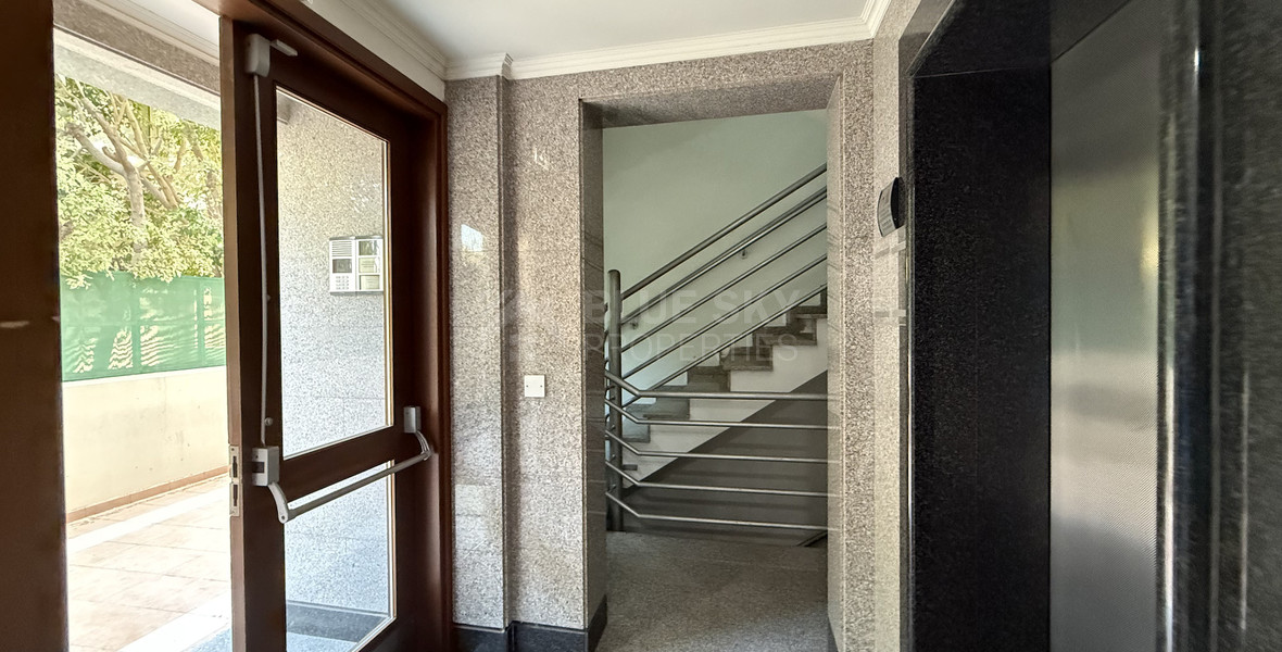 RENT: COMMERCIAL BUILDING ON PRIME COMMERCIAL AVENUE OFFERING AN INTERNAL AREA OF 1,762SQM.