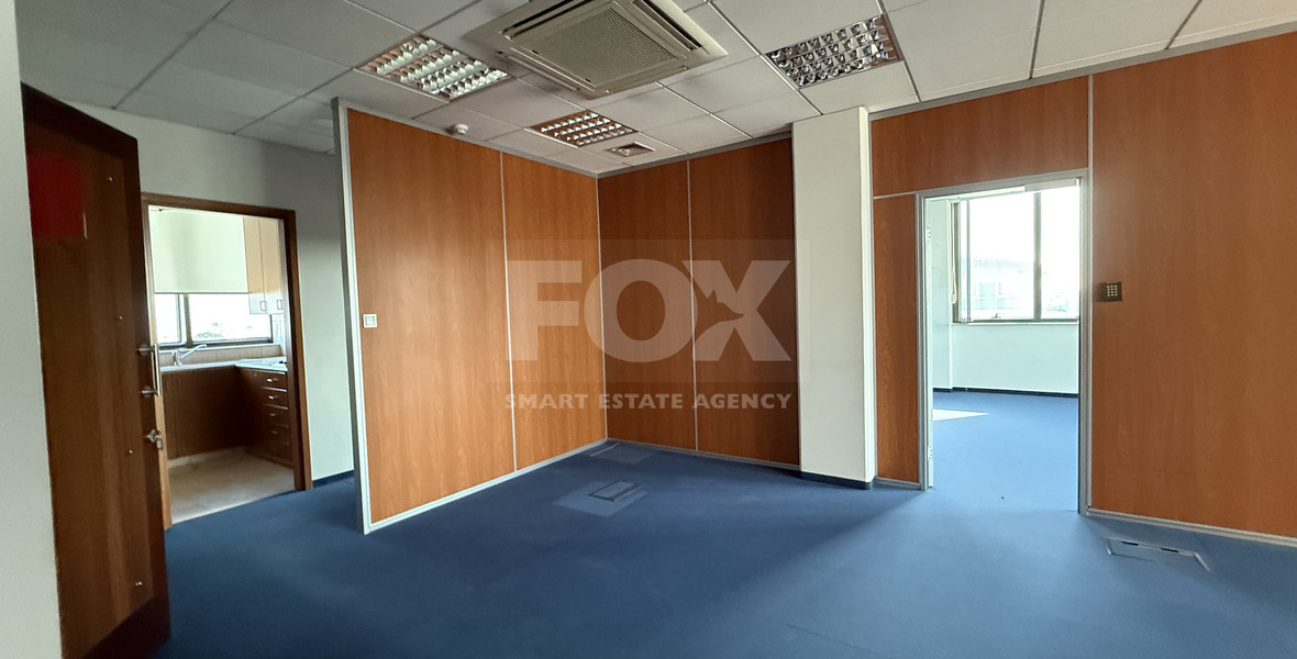 RENT: COMMERCIAL BUILDING ON PRIME COMMERCIAL AVENUE OFFERING AN INTERNAL AREA OF 1,762SQM.