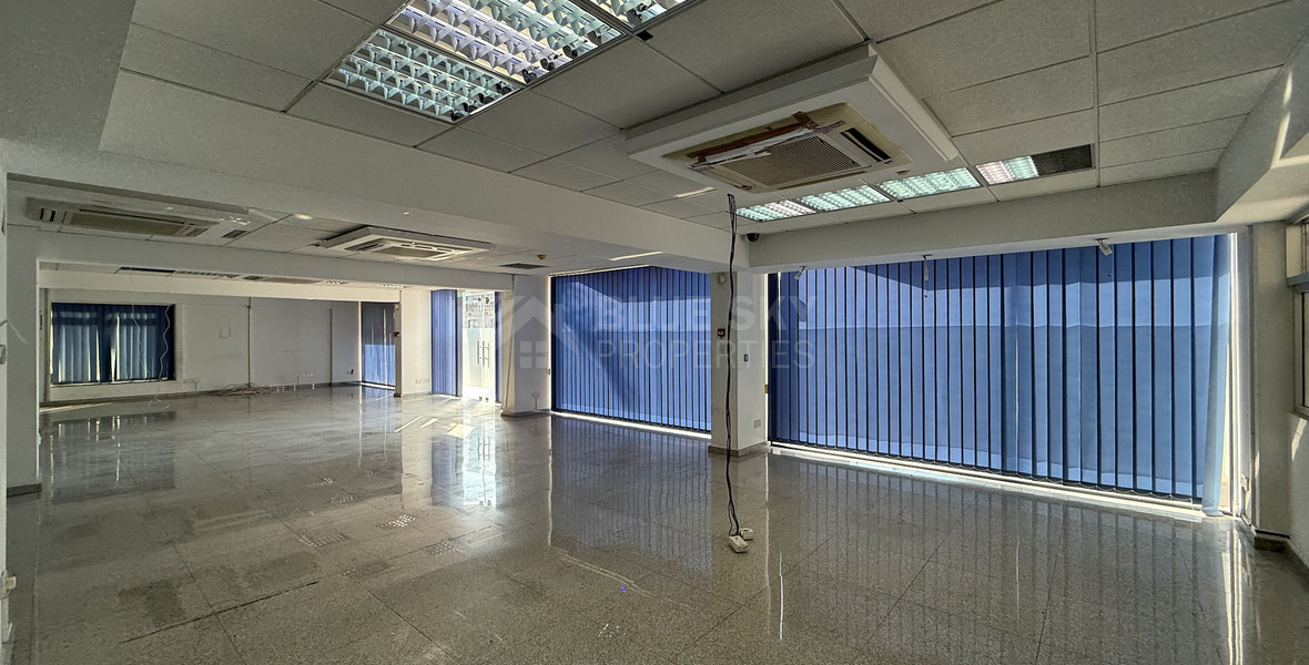 RENT: COMMERCIAL BUILDING ON PRIME COMMERCIAL AVENUE OFFERING AN INTERNAL AREA OF 1,762SQM.