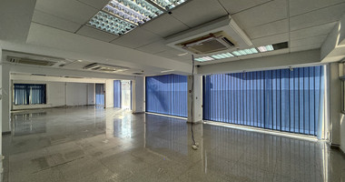 RENT: COMMERCIAL BUILDING ON PRIME COMMERCIAL AVENUE OFFERING AN INTERNAL AREA OF 1,762SQM.