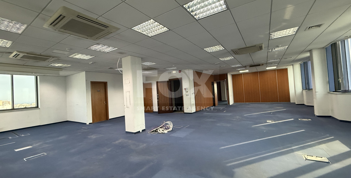 RENT: COMMERCIAL BUILDING ON PRIME COMMERCIAL AVENUE OFFERING AN INTERNAL AREA OF 1,762SQM.