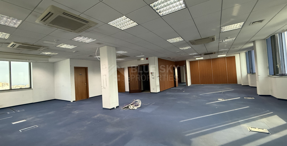 RENT: COMMERCIAL BUILDING ON PRIME COMMERCIAL AVENUE OFFERING AN INTERNAL AREA OF 1,762SQM.