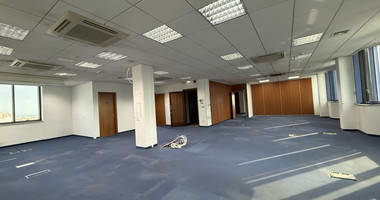 RENT: COMMERCIAL BUILDING ON PRIME COMMERCIAL AVENUE OFFERING AN INTERNAL AREA OF 1,762SQM.