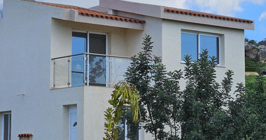 Luxury three Bedroom Villas for Sale in Coral Bay, Peyia