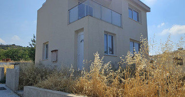 Luxury three Bedroom Villas for Sale in Coral Bay, Peyia