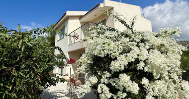 Luxury three Bedroom Villas for Sale in Coral Bay, Peyia