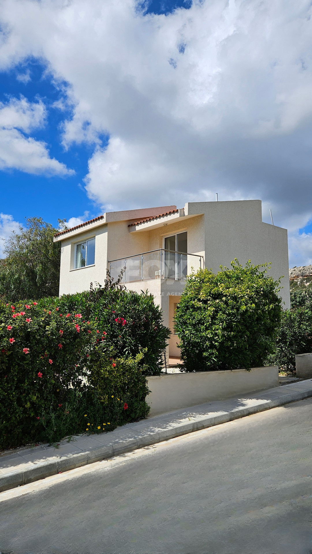 Luxury three Bedroom Villas for Sale in Coral Bay, Peyia