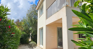 Luxury three Bedroom Villas for Sale in Coral Bay, Peyia