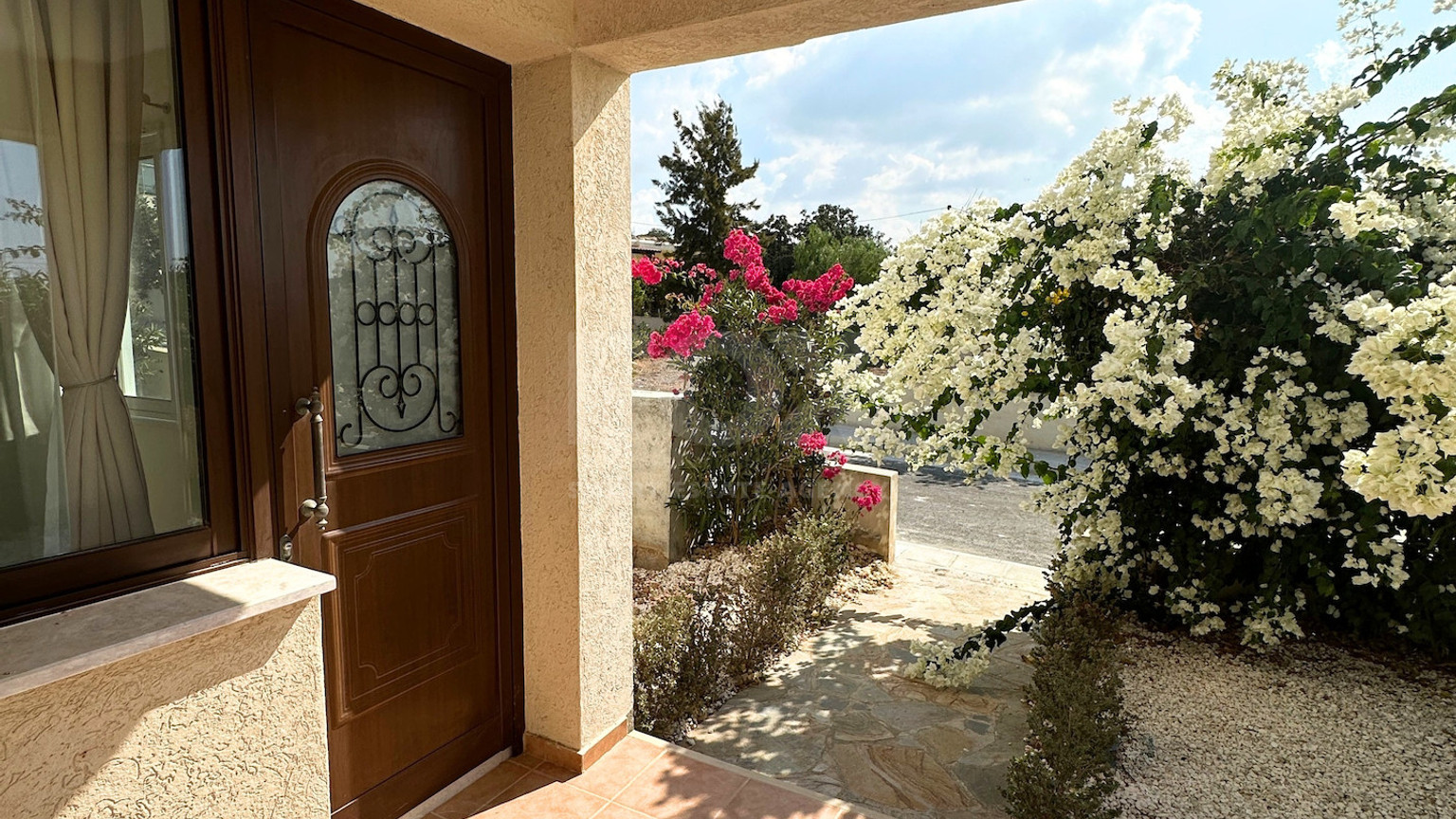 Luxury three Bedroom Villas for Sale in Coral Bay, Peyia