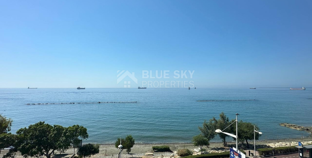Three-Bedroom Apartment Just 200m from the Beach – Neapoli