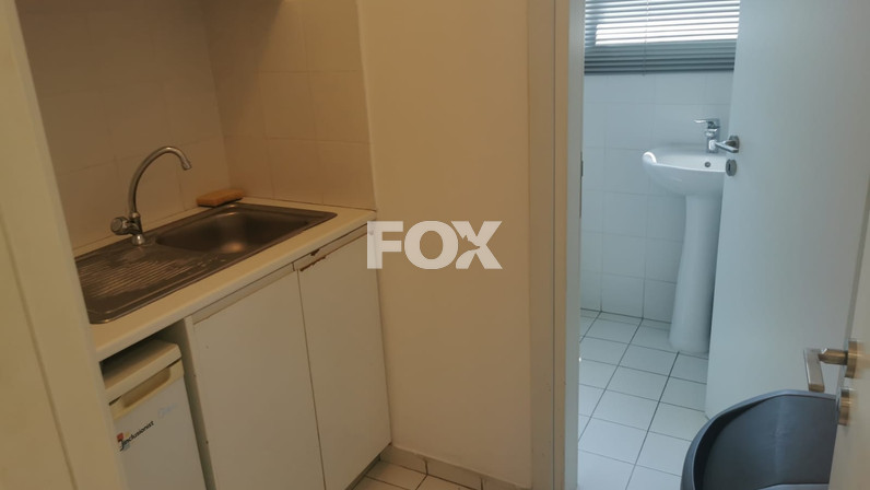 Office 150 m² for rent in Agia Zoni, Limassol, Cyprus