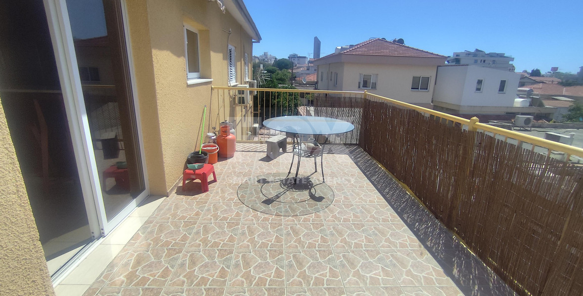 Spacious three Bedroom Upper House for Rent in Agia Zoni