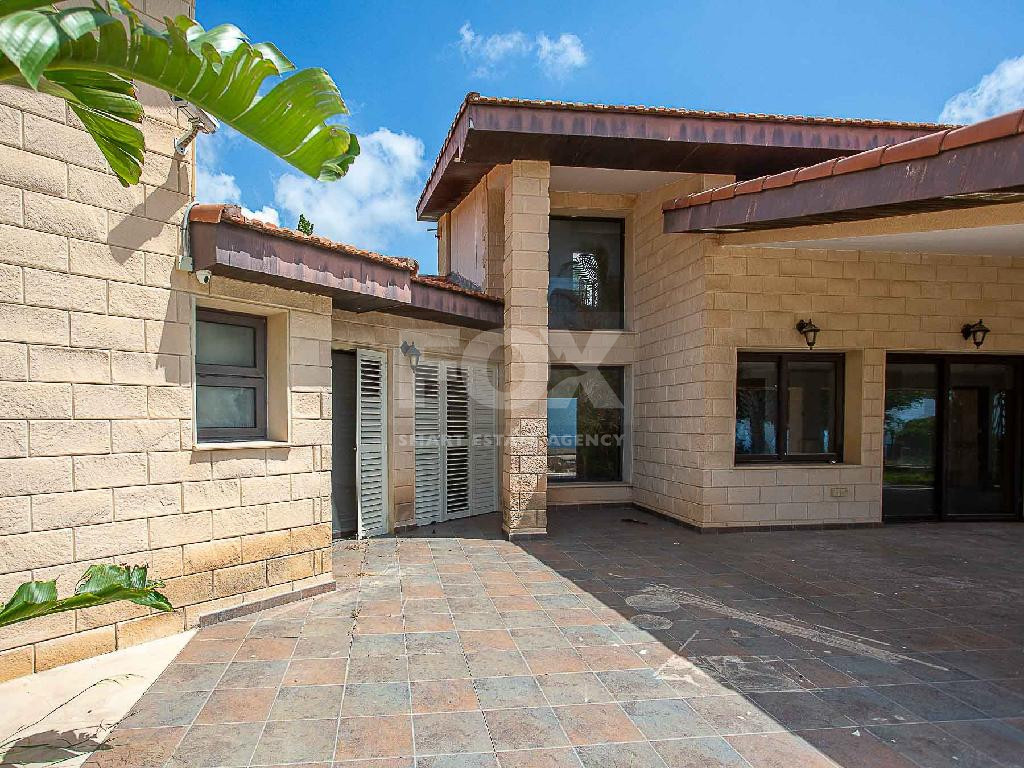 Detached 3-Bedroom Villa with Pool on Approx. 4,905 m² Land Share – Agios Athanasios, Limassol