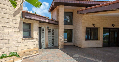 Detached 3-Bedroom Villa with Pool on Approx. 4,905 m² Land Share – Agios Athanasios, Limassol