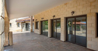 Detached 3-Bedroom Villa with Pool on Approx. 4,905 m² Land Share – Agios Athanasios, Limassol