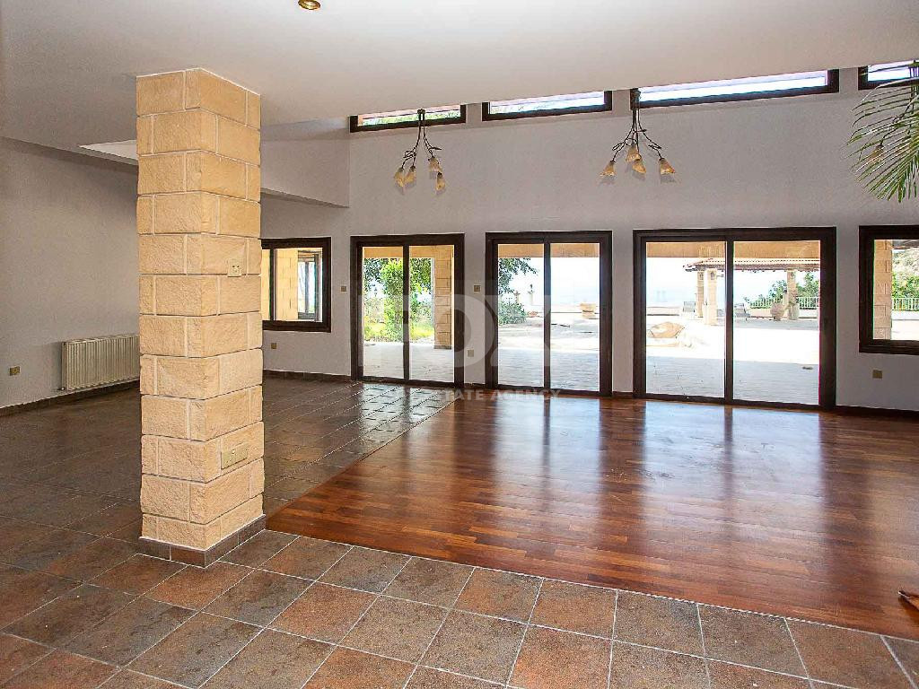 Detached 3-Bedroom Villa with Pool on Approx. 4,905 m² Land Share – Agios Athanasios, Limassol