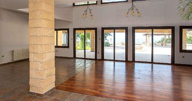 Detached 3-Bedroom Villa with Pool on Approx. 4,905 m² Land Share – Agios Athanasios, Limassol
