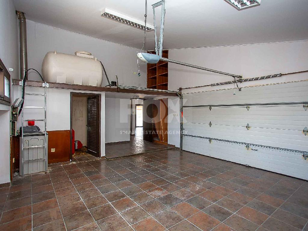 Detached 3-Bedroom Villa with Pool on Approx. 4,905 m² Land Share – Agios Athanasios, Limassol