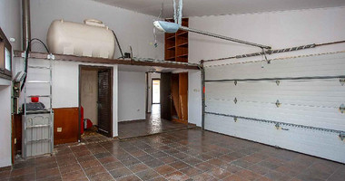 Detached 3-Bedroom Villa with Pool on Approx. 4,905 m² Land Share – Agios Athanasios, Limassol