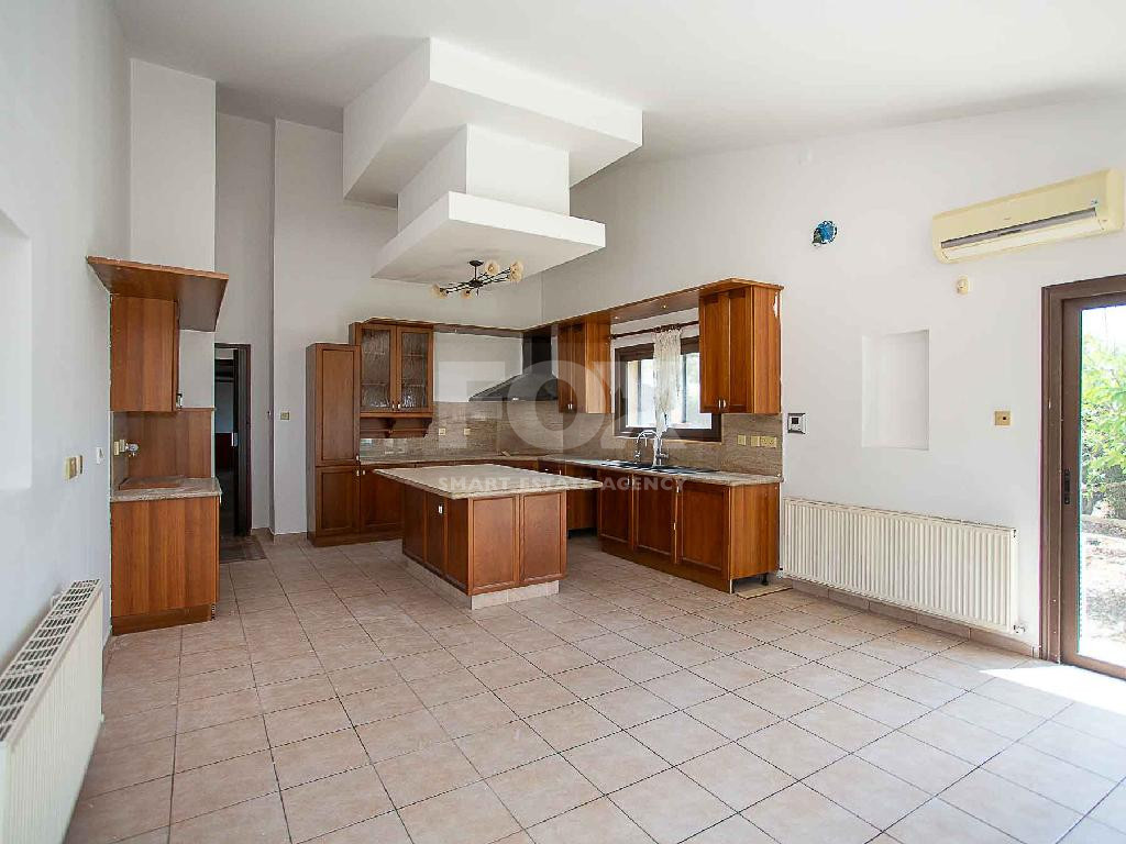 Detached 3-Bedroom Villa with Pool on Approx. 4,905 m² Land Share – Agios Athanasios, Limassol