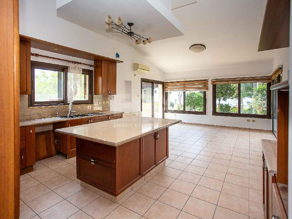 Detached 3-Bedroom Villa with Pool on Approx. 4,905 m² Land Share – Agios Athanasios, Limassol