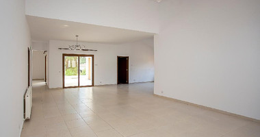Ground Floor 4-Bedroom House with Separate Title Deed – Moniatis, Limassol Property Description