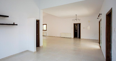 Ground Floor 4-Bedroom House with Separate Title Deed – Moniatis, Limassol Property Description
