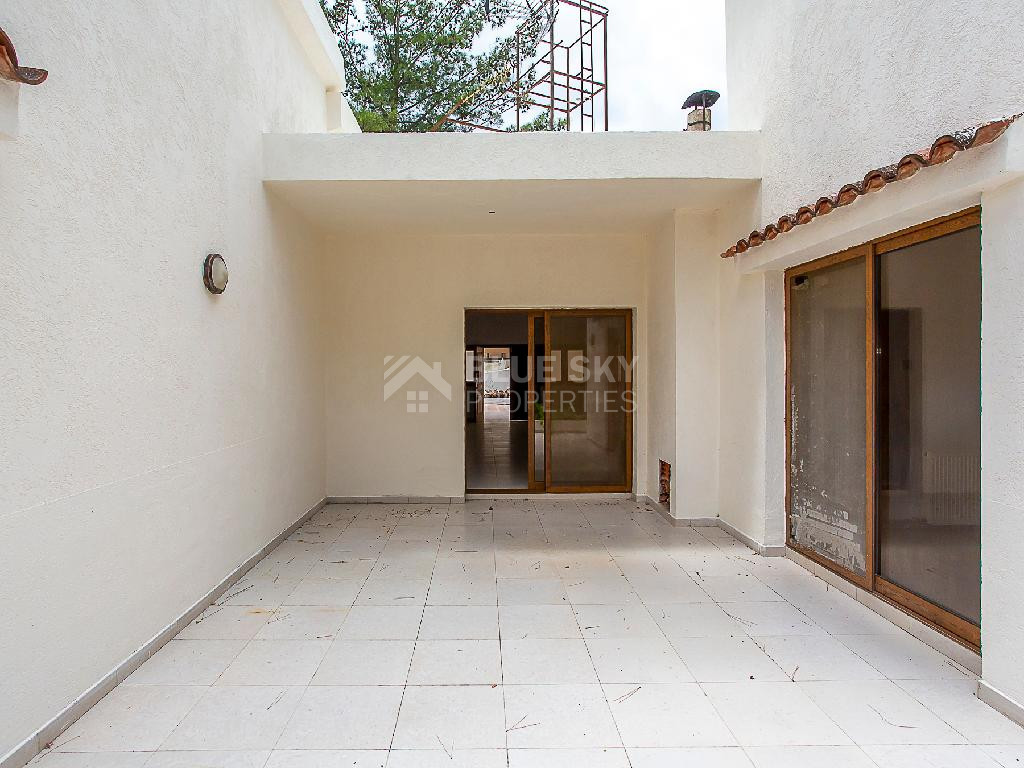 Ground Floor 4-Bedroom House with Separate Title Deed – Moniatis, Limassol Property Description