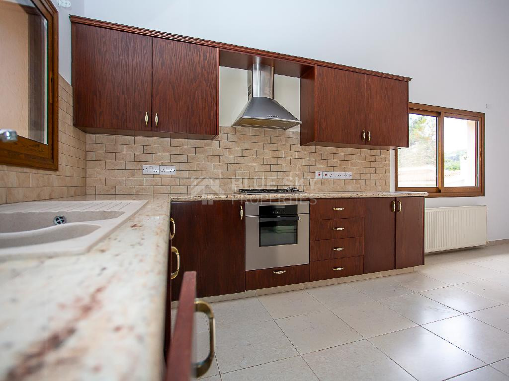 Ground Floor 4-Bedroom House with Separate Title Deed – Moniatis, Limassol Property Description