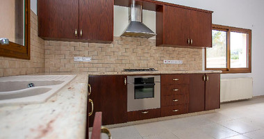 Ground Floor 4-Bedroom House with Separate Title Deed – Moniatis, Limassol Property Description