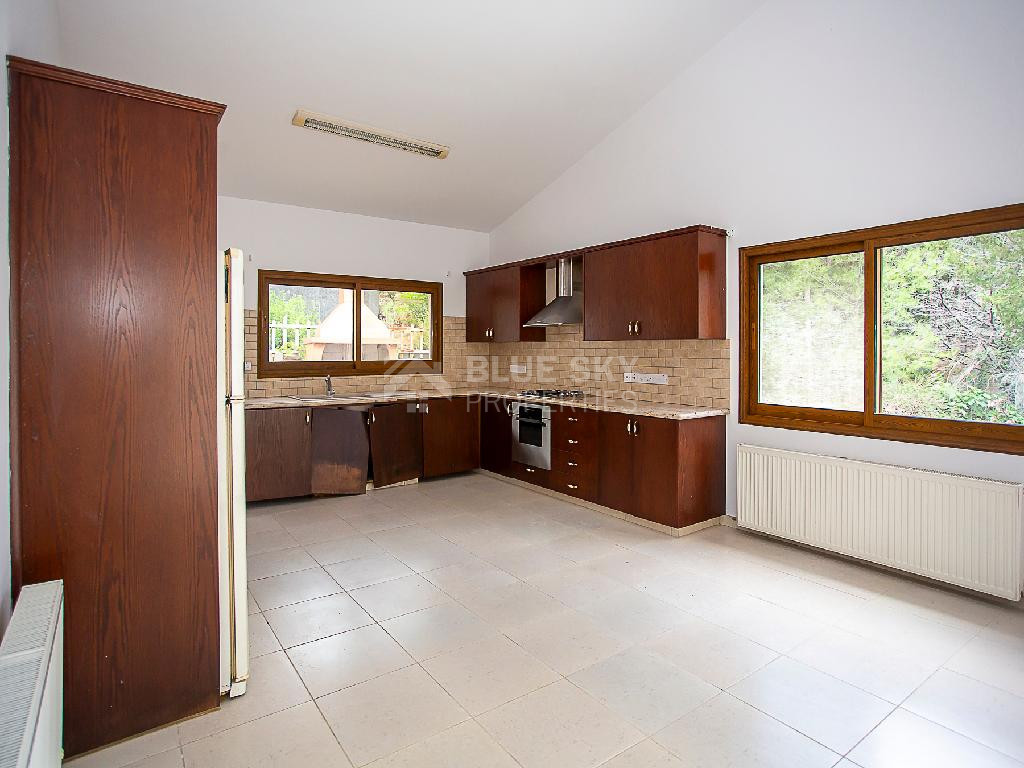 Ground Floor 4-Bedroom House with Separate Title Deed – Moniatis, Limassol Property Description
