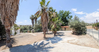 Spacious four Bedroom Ground Floor Residence with Large Plot & Development Potential for sale in Anarita , Paphos