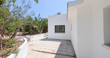 Spacious four Bedroom Ground Floor Residence with Large Plot & Development Potential for sale in Anarita , Paphos