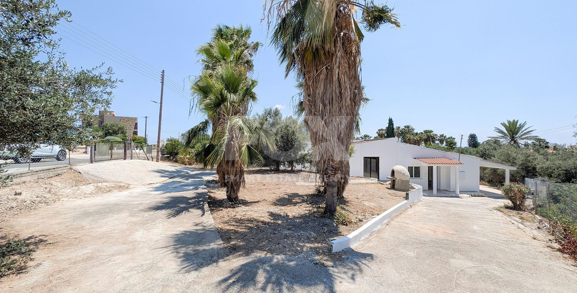 Spacious four Bedroom Ground Floor Residence with Large Plot & Development Potential for sale in Anarita , Paphos