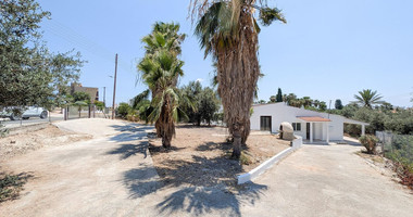 Spacious four Bedroom Ground Floor Residence with Large Plot & Development Potential for sale in Anarita , Paphos