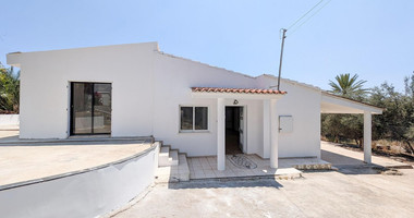 Spacious four Bedroom Ground Floor Residence with Large Plot & Development Potential for sale in Anarita , Paphos