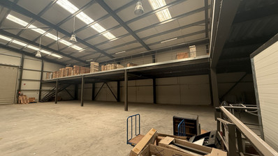 SALE: WAREHOUSE IN PRIME LOCATION INDUSTRIAL AREA OFFERING COVERED AREA OF 2,100 SQM ON A PLOT OF 4467