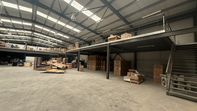 SALE: WAREHOUSE IN PRIME LOCATION INDUSTRIAL AREA OFFERING COVERED AREA OF 2,100 SQM ON A PLOT OF 4467