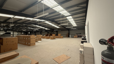 SALE: WAREHOUSE IN PRIME LOCATION INDUSTRIAL AREA OFFERING COVERED AREA OF 2,100 SQM ON A PLOT OF 4467
