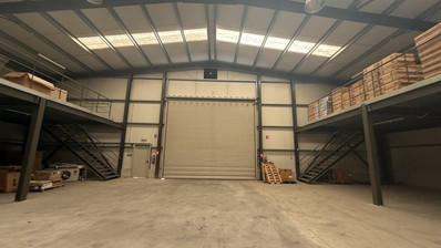 SALE: WAREHOUSE IN PRIME LOCATION INDUSTRIAL AREA OFFERING COVERED AREA OF 2,100 SQM ON A PLOT OF 4467