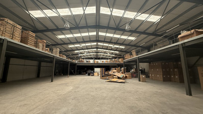 SALE: WAREHOUSE IN PRIME LOCATION INDUSTRIAL AREA OFFERING COVERED AREA OF 2,100 SQM ON A PLOT OF 4467