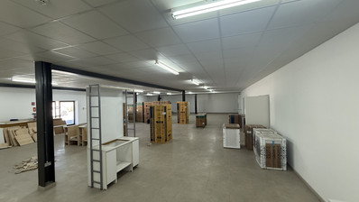 SALE: WAREHOUSE IN PRIME LOCATION INDUSTRIAL AREA OFFERING COVERED AREA OF 2,100 SQM ON A PLOT OF 4467
