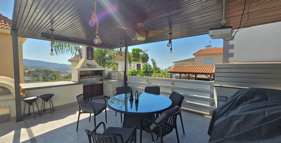 Four-Bedroom Detached House for Sale in Palodeia: with Pool in a Quiet Cul-de-Sac