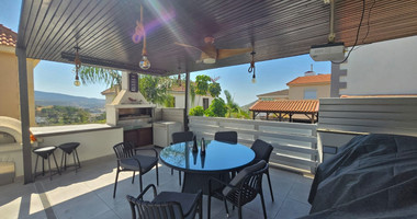Four-Bedroom Detached House for Sale in Palodeia: with Pool in a Quiet Cul-de-Sac