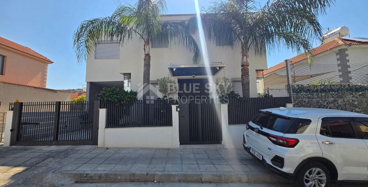 Four-Bedroom Detached House for Sale in Palodeia: with Pool in a Quiet Cul-de-Sac