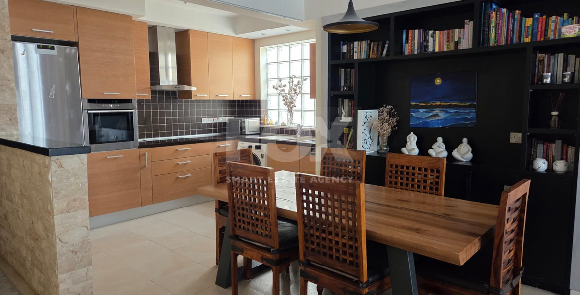 Modern Renovated Two-Bedroom Apartment with Sea Views in the Heart of Mesa Geitonia