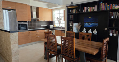 Modern Renovated Two-Bedroom Apartment with Sea Views in the Heart of Mesa Geitonia