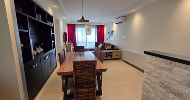Modern Renovated Two-Bedroom Apartment with Sea Views in the Heart of Mesa Geitonia