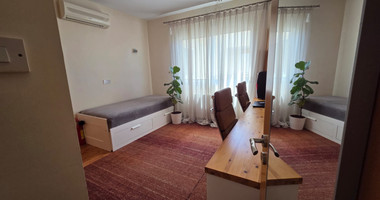 Modern Renovated Two-Bedroom Apartment with Sea Views in the Heart of Mesa Geitonia